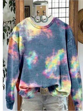 Tie-Dye Cloud Crewneck Long Sleeve T-Shirt